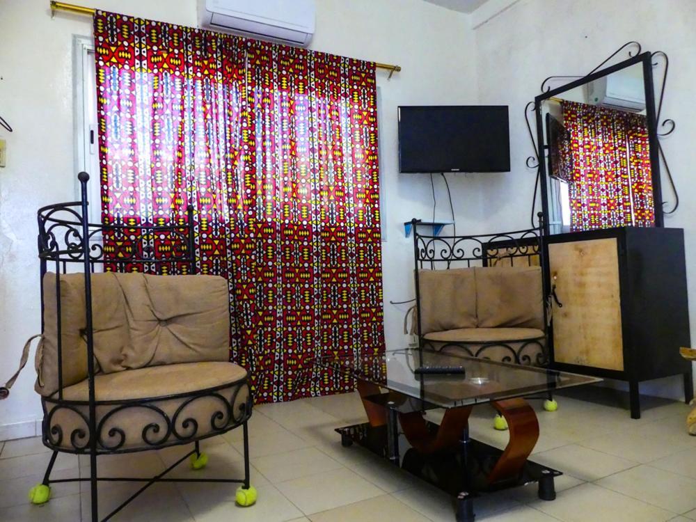 Chez Sofia Hotel Сент Луис Екстериор снимка