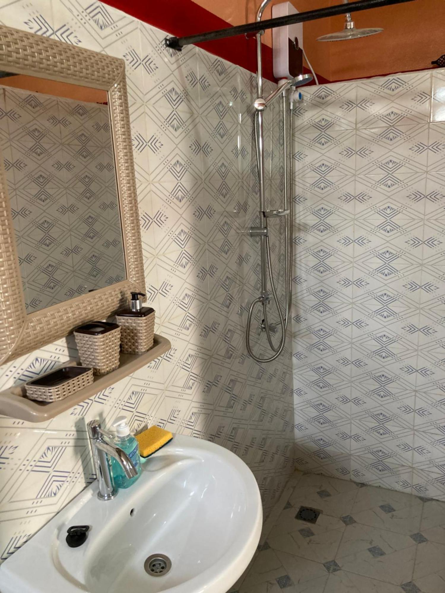 Chez Sofia Hotel Сент Луис Екстериор снимка
